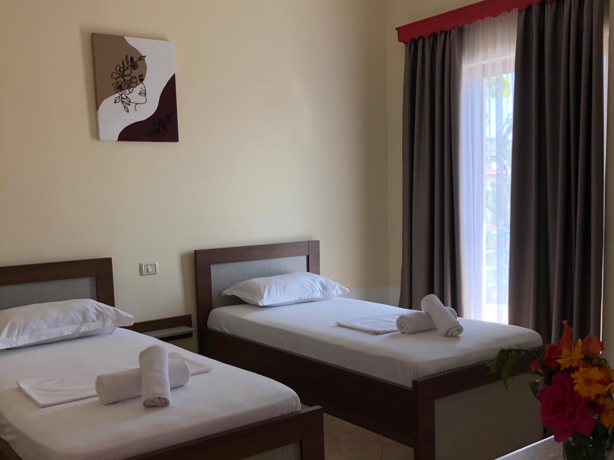 Vila Laura Εξαμίλιο Εξωτερικό φωτογραφία