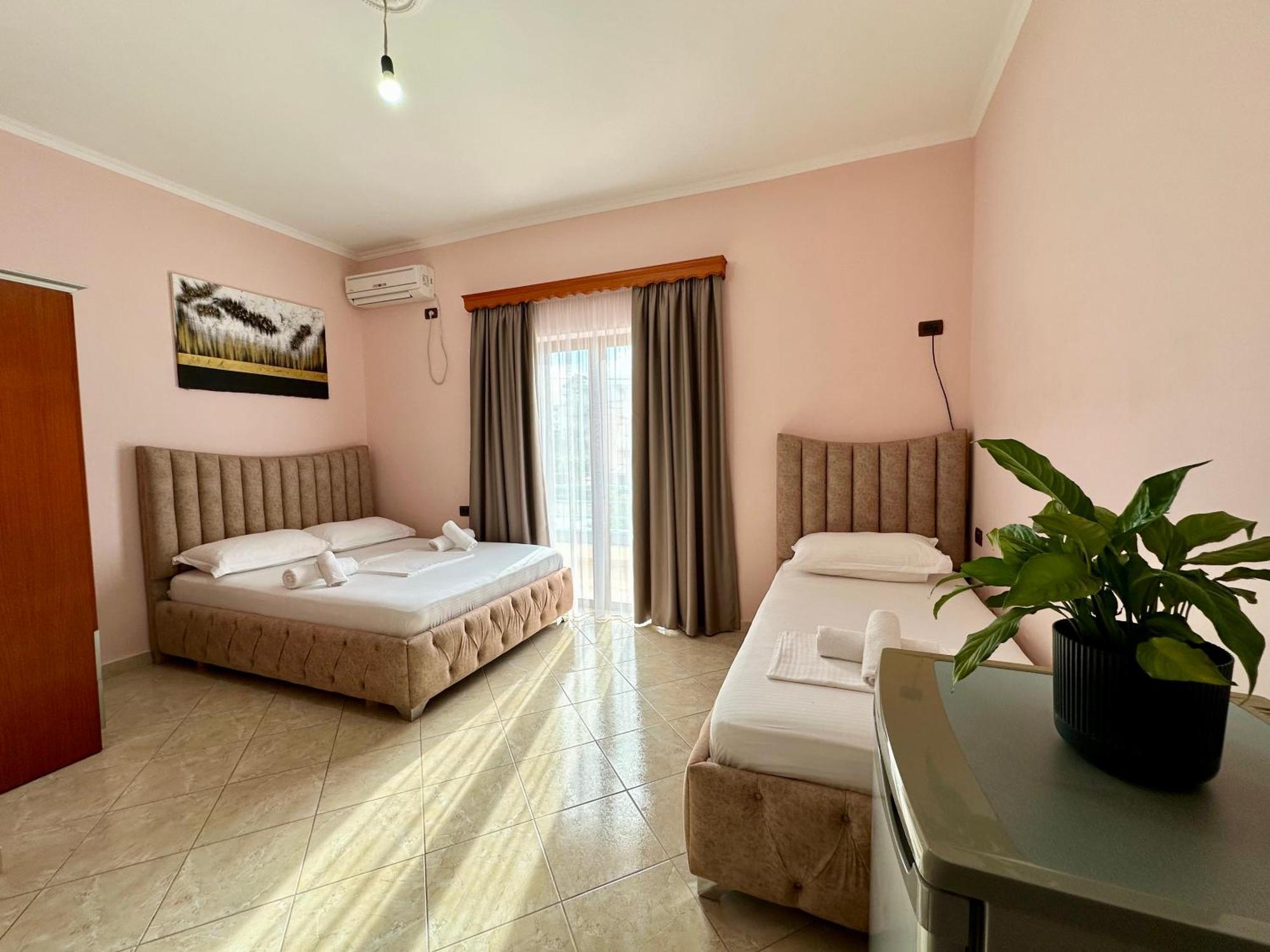 Vila Laura Εξαμίλιο Εξωτερικό φωτογραφία
