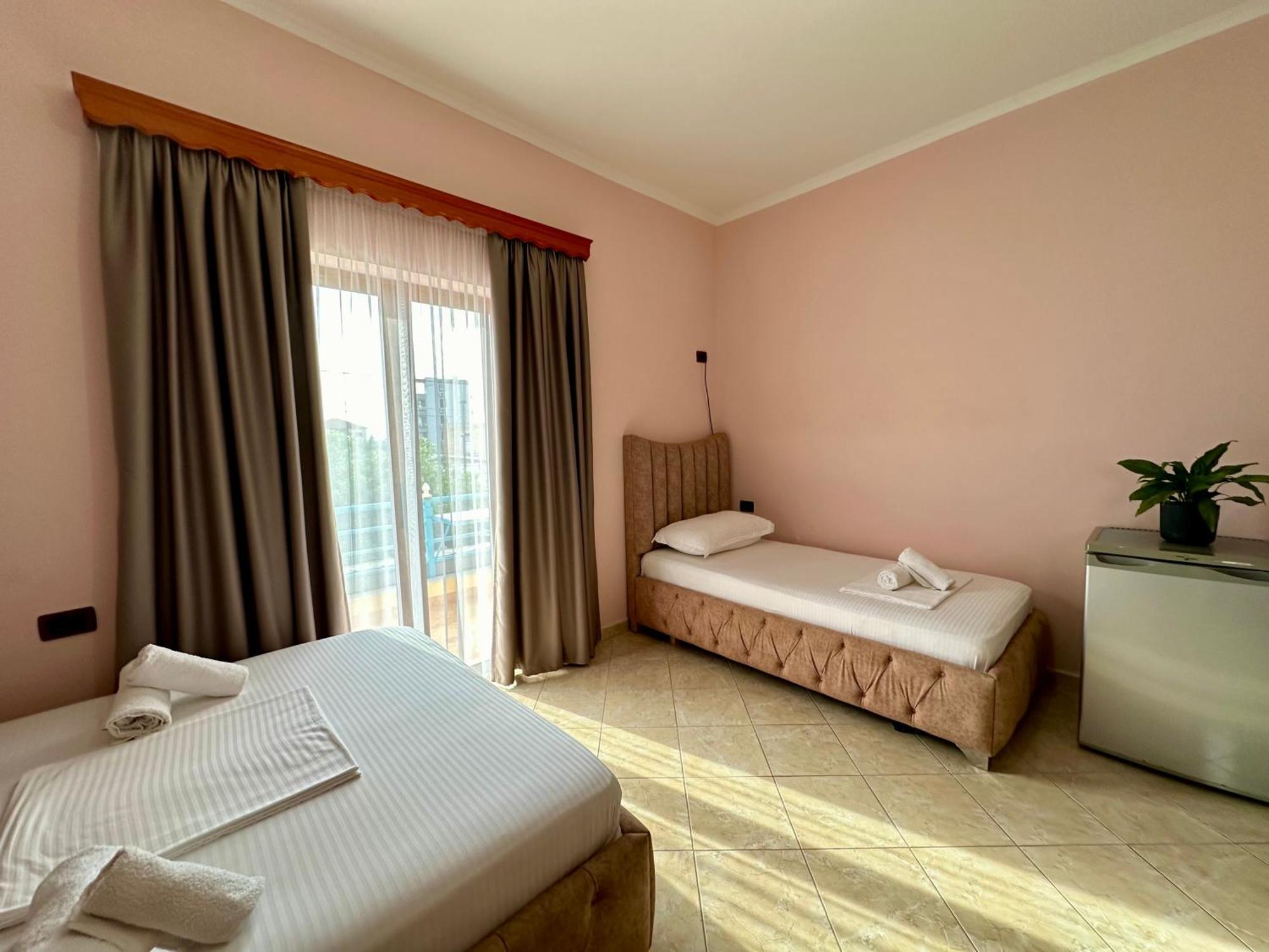 Vila Laura Εξαμίλιο Εξωτερικό φωτογραφία
