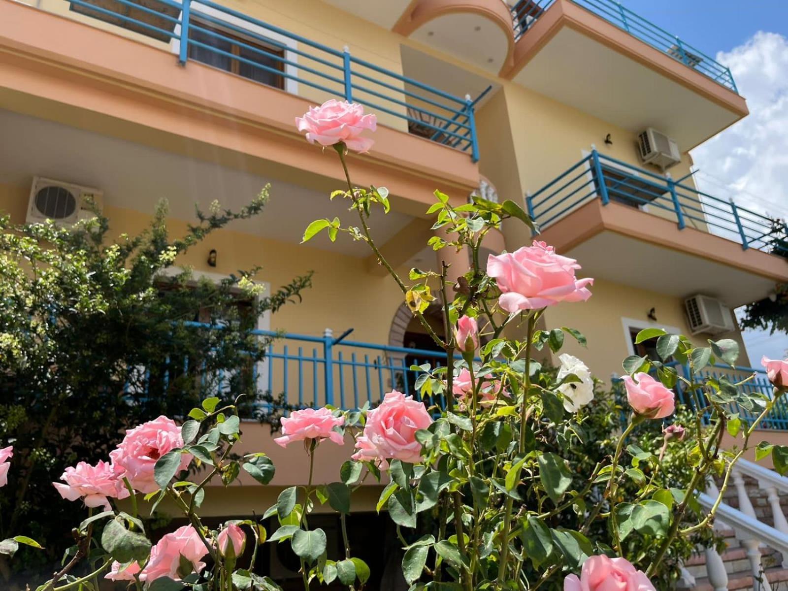 Vila Laura Εξαμίλιο Εξωτερικό φωτογραφία