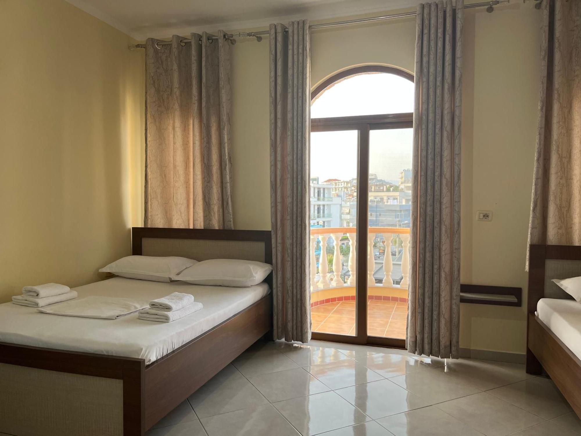 Vila Laura Εξαμίλιο Εξωτερικό φωτογραφία