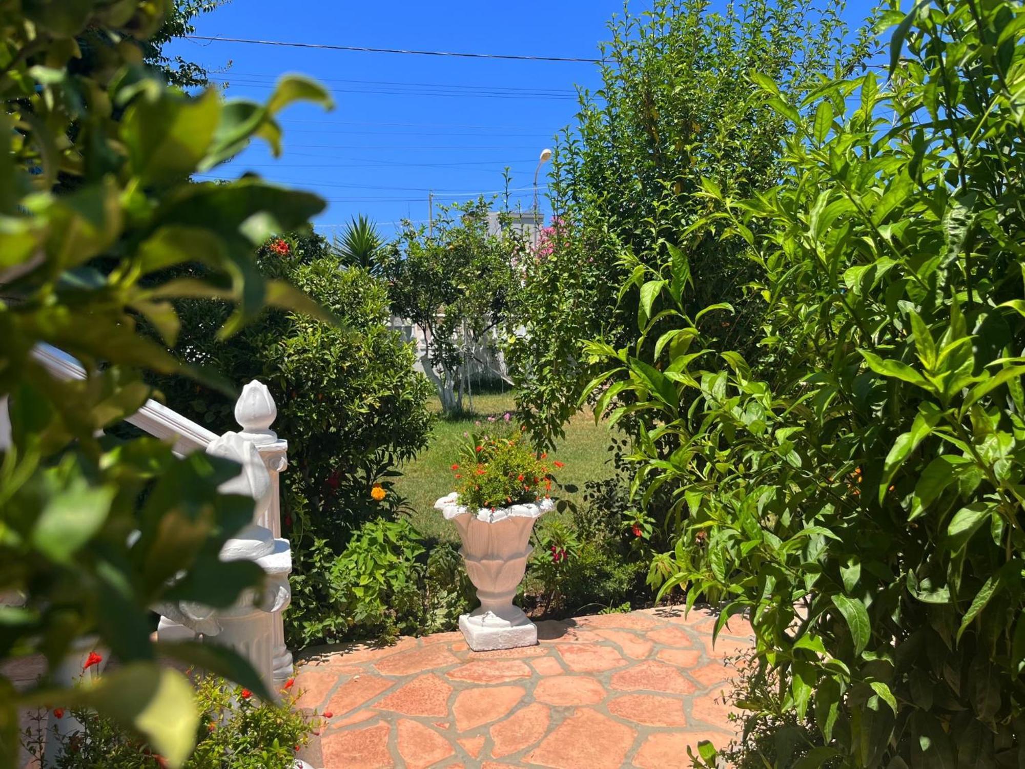 Vila Laura Εξαμίλιο Εξωτερικό φωτογραφία